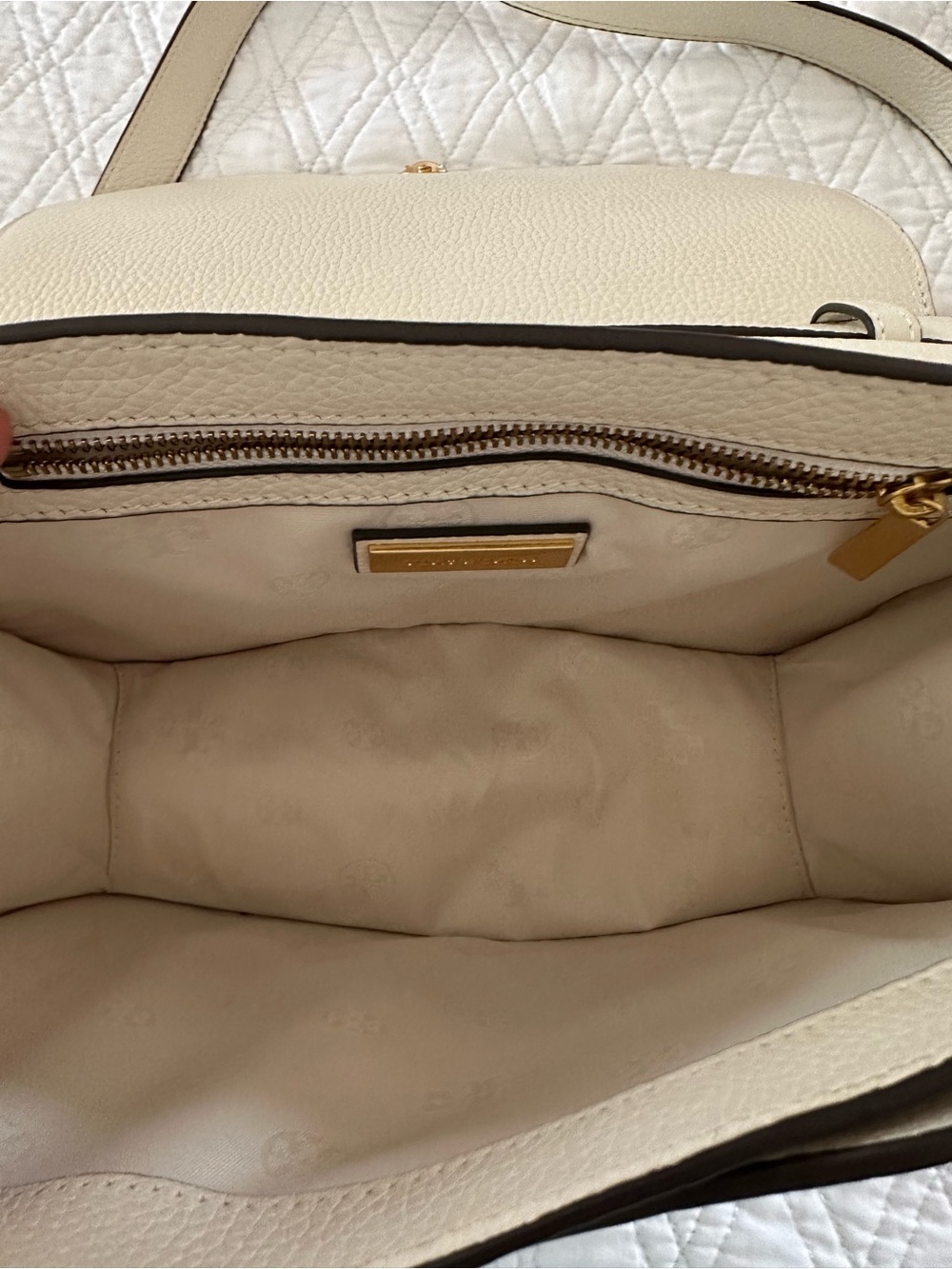 Tory Burch Cream Pebbled Leather Crossbody with Gold Logo Accent - Picture 6 of 8